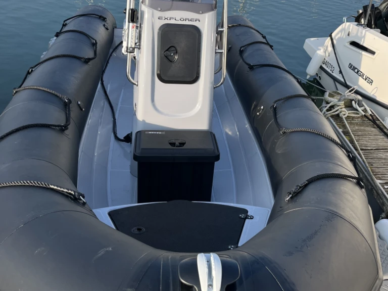 Louer Semi-rigide avec ou sans skipper Bombard à Quiberon
