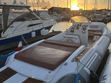 RIB te huur in Castellammare di Stabia voor de beste prijs