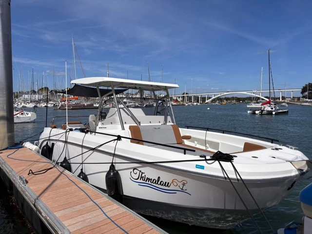 Location Bateau à moteur Bénéteau avec permis