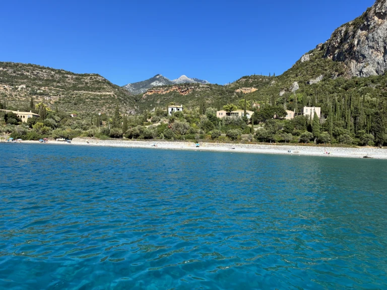 Bateau à moteur à louer à Kalamata au meilleur prix