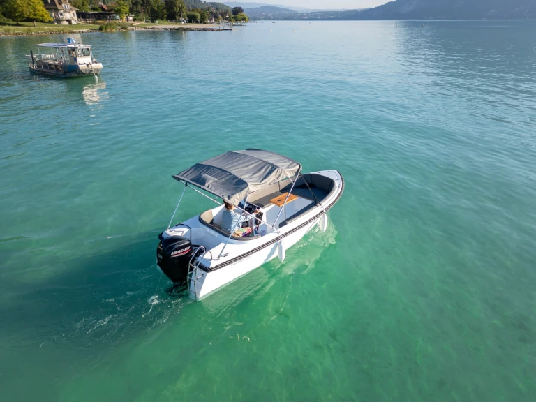 Louez un boatbuilding motor yacht boatbuilding motor yacht valory 555 à Vieux Port de Cannes