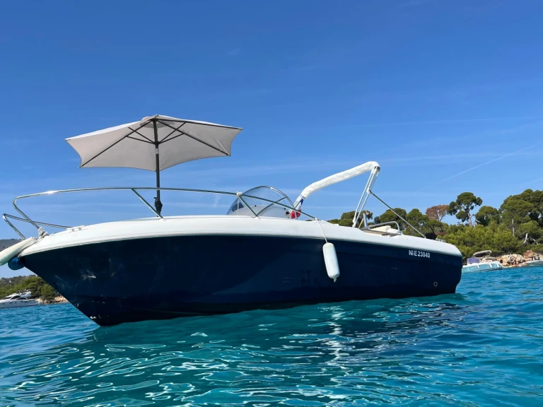 Location bateau Chris Craft Sea Hawk 213 à Cannes sur Samboat