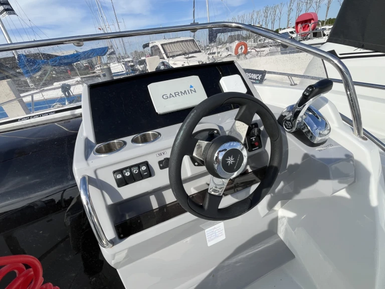Bateau à moteur à louer à Saint-Gilles-Croix-de-Vie au meilleur prix