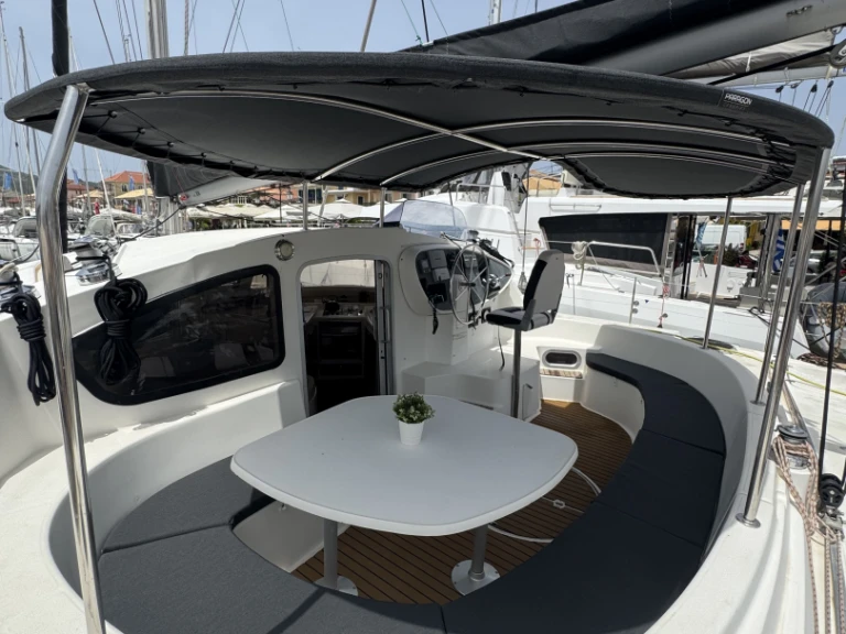 Catamaran à louer à Lefkáda au meilleur prix