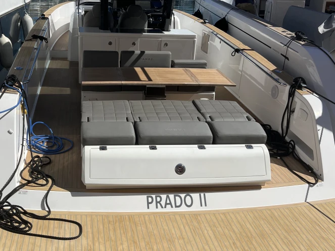 Location Bateau à moteur à Les Salins d'Hyères - Pardo Yachts Pardo 38