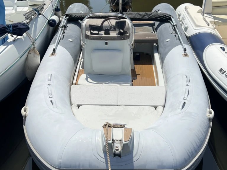 Location bateau Zodiac Medline 580 Limited Edition à Hyères sur Samboat