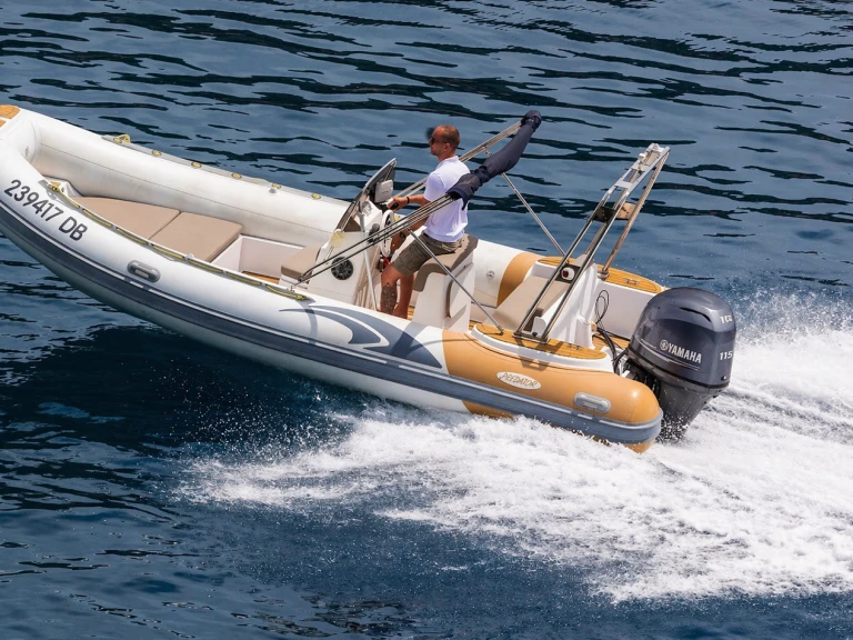 Semi-rigide à louer à Dubrovnik au meilleur prix