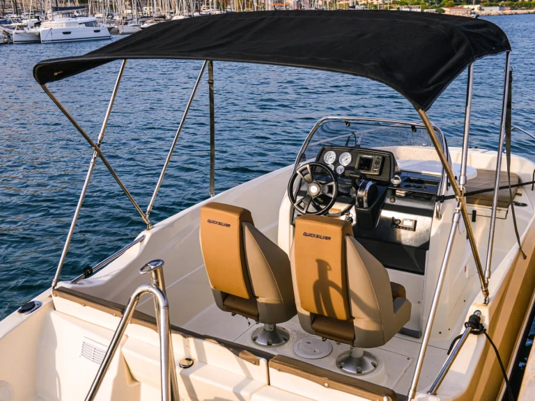 Location bateau Quicksilver Activ 555 Open à Marseille sur Samboat