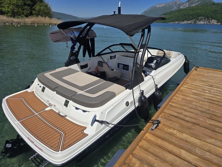 Location Bateau à moteur Bayliner avec permis