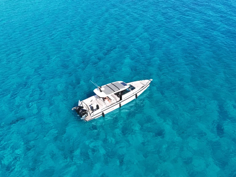 Location Bateau à moteur Axopar avec permis