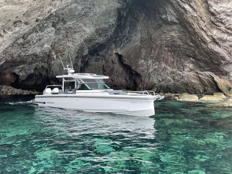 Bateau à moteur à louer à Alyki au meilleur prix
