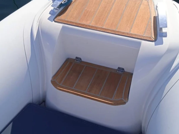 Semi-rigide à louer à Forio au meilleur prix