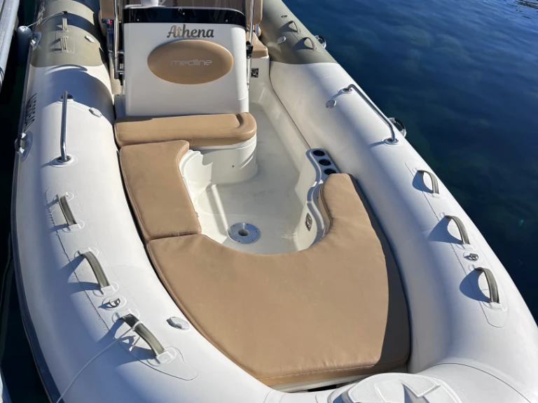 Louez un Zodiac Medline 550 à Pietrosella