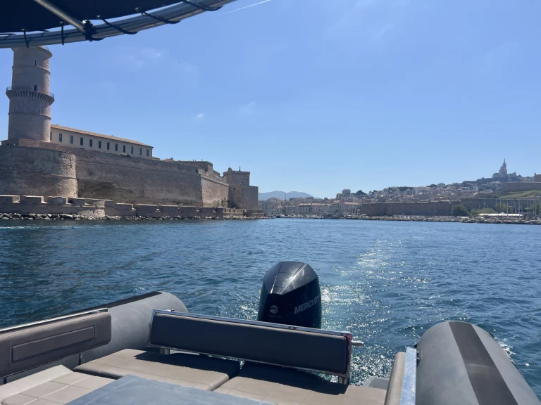 Location Semi-rigide SeaWater avec permis