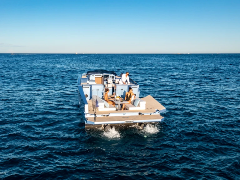 Bateau à moteur à louer à Cannes au meilleur prix