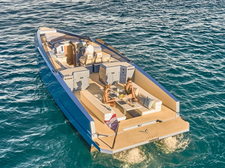 Alium Yachts 42'S a louer à Cannes