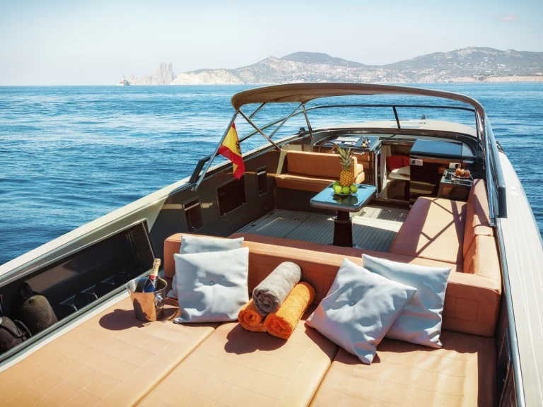 Location bateau Marina Botafoch pas cher VanDutch 40