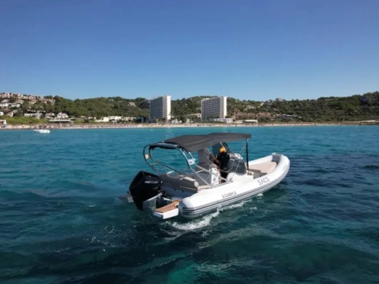 Location Semi-rigide à Tivat - Sacs Sacs S 780