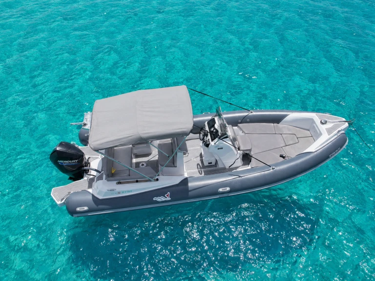 Louer Semi-rigide avec ou sans skipper Zodiac à Bormes-les-Mimosas
