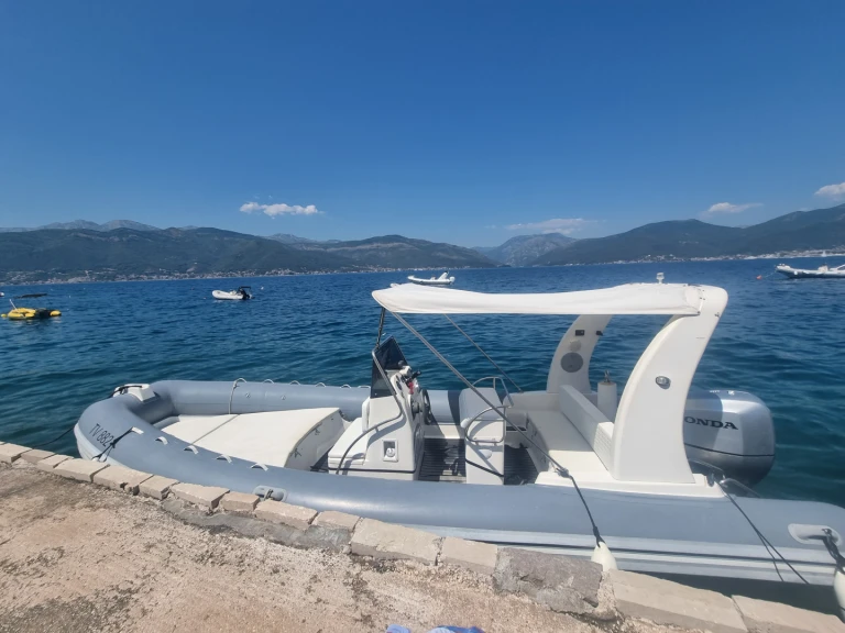 Location bateau Nuova Jolly 22 à Tivat sur Samboat