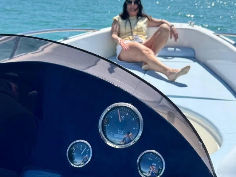 Location Bateau à moteur Clear Marine avec permis