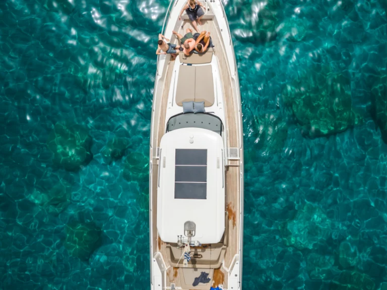 Location Bateau à moteur à Mílos - Nimbus T11