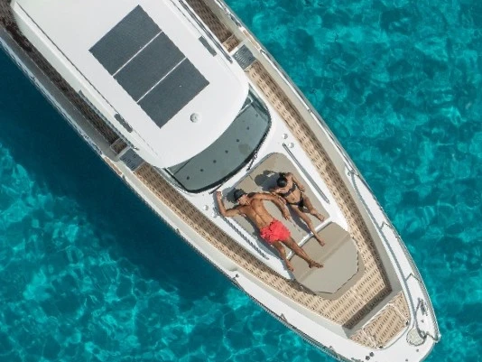 Louer Bateau à moteur avec ou sans skipper Nimbus à Mílos