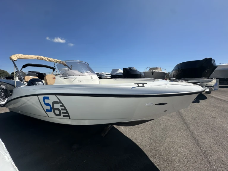 Location bateau AQUA S6 à Ciutadella de Menorca sur Samboat