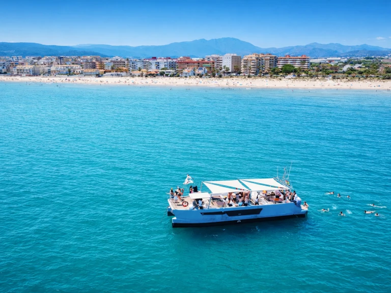 Serenity Catamarán a louer à Puerto Marina Benalmadena