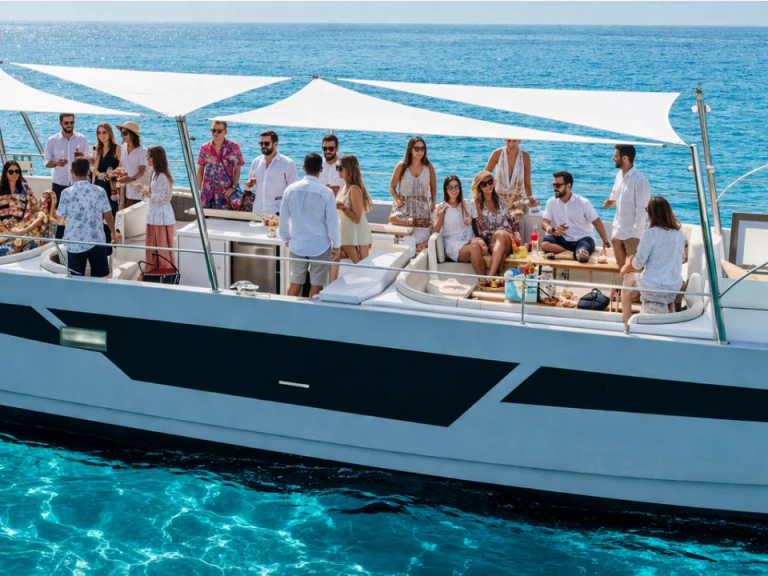 Louez un Serenity Catamarán à Puerto Marina Benalmadena