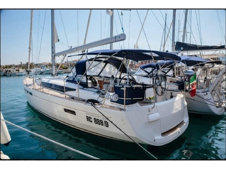 Location bateau Jeanneau Sun Odyssey 519 "Kalos à Tropea sur Samboat