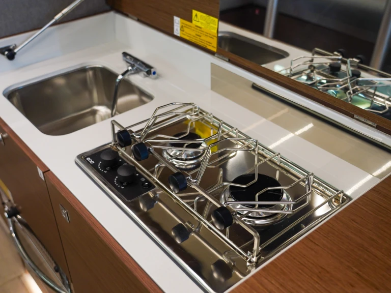 Louer Bateau à moteur avec ou sans skipper Delphia à Split