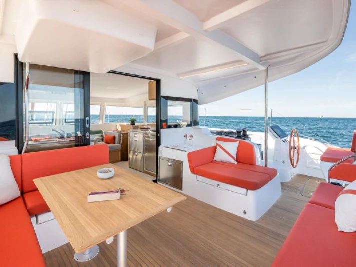 Louer Catamaran avec ou sans skipper Excess à Île Raiatea