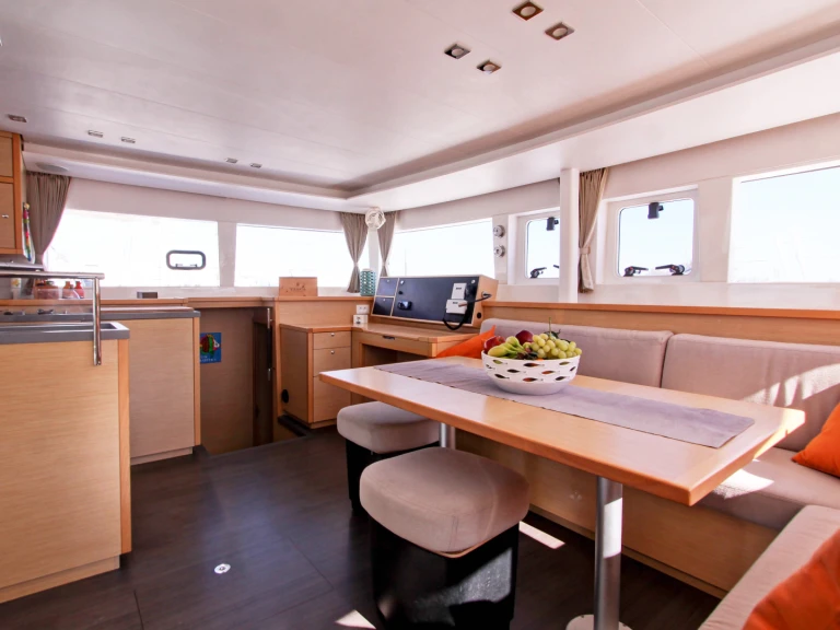 Louer Catamaran avec ou sans skipper Lagoon à Pouzoles