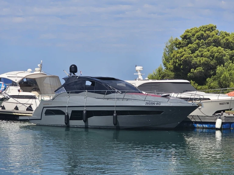 Location Yacht Grginić avec permis