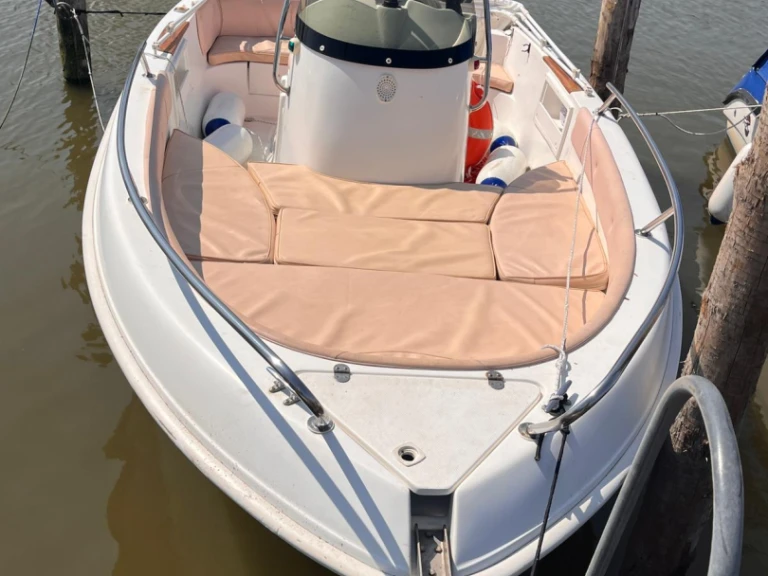 Bateau à moteur à louer à Chioggia au meilleur prix