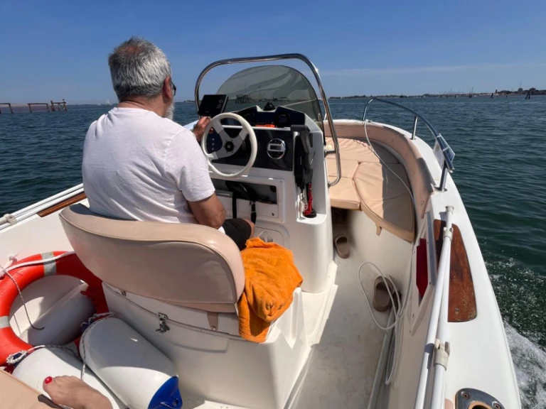 Location à Chioggia - Elan Elan 17 CC sur SamBoat