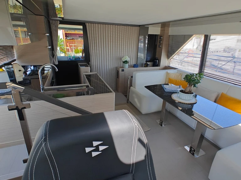 Location Bateau à moteur à Castellammare di Stabia - Prestige Prestige M48