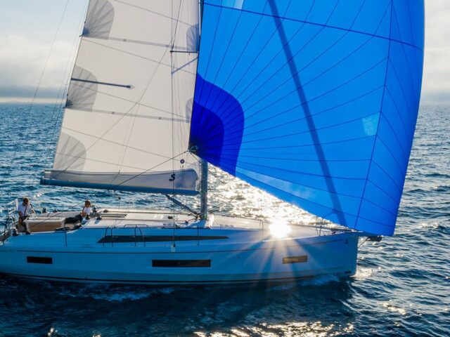 Louer Voilier avec ou sans skipper Bénéteau à Salerne