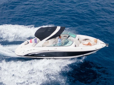 Chaparral 276 SSX in Port de la Rague on SamBoat
