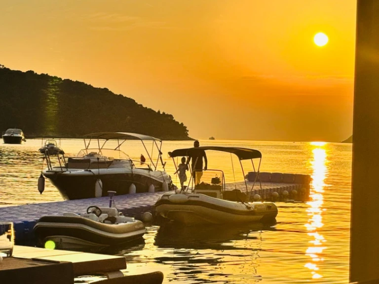 Location Bateau à moteur à Dubrovnik - Jeanneau cap camarat 7.5WA
