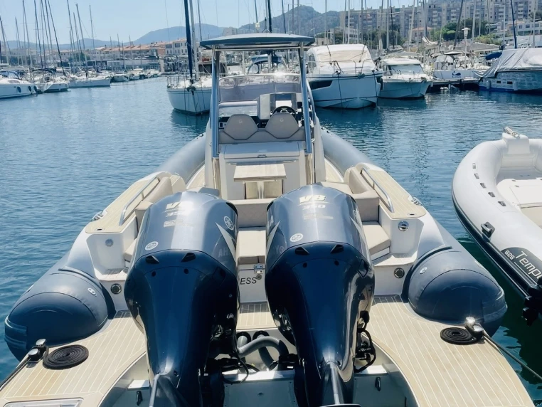 Louer Bateau à moteur avec ou sans skipper Capelli à Marseille