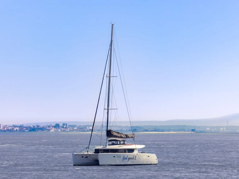 Louer Catamaran avec ou sans skipper Lagoon à Costa de Lisboa