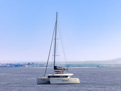 Catamaran rental with or without captain Lagoon Costa de Lisboa