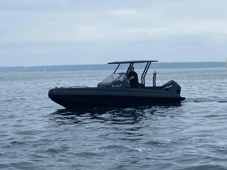 Location Bateau à moteur IRON avec permis