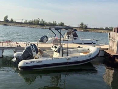 Wynajem Łódż półsztywna w Carnon-Plage - Valiant DR 570