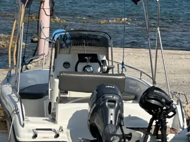 Location Bateau à moteur Poseidon avec permis