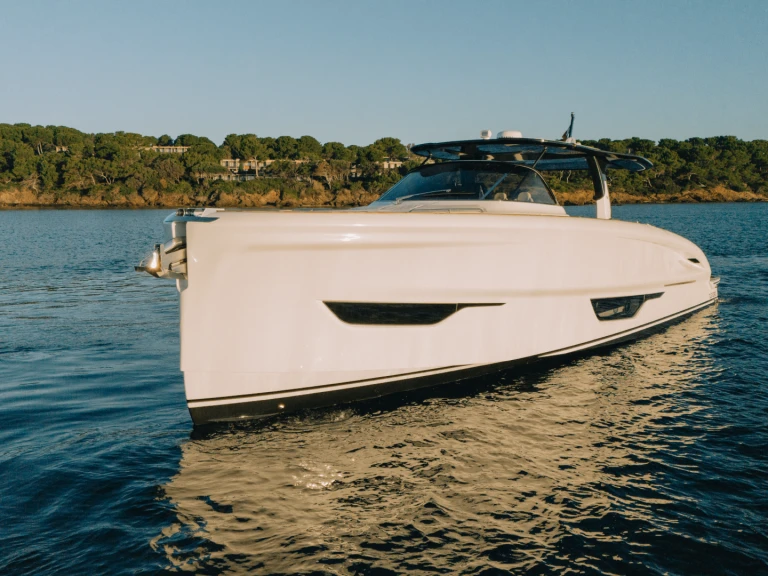 Location Yacht à Port Grimaud - Solaris Power Solaris Power Coupé 52