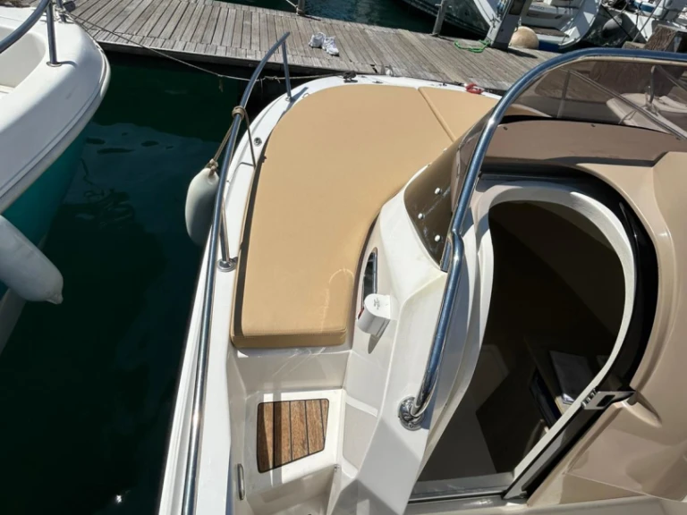 Romar Bermuda 570 a louer à Sorrento