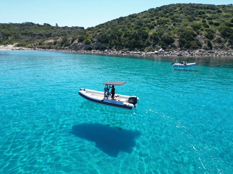 Location bateau Villasimius pas cher Salpa Soleil 20